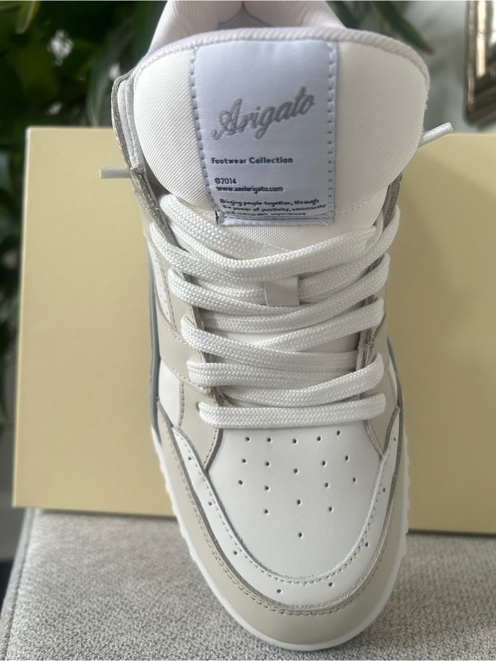 Axel Arigato White & Beige Area Lo Low-Top Sneaker - Picture 4 of 6